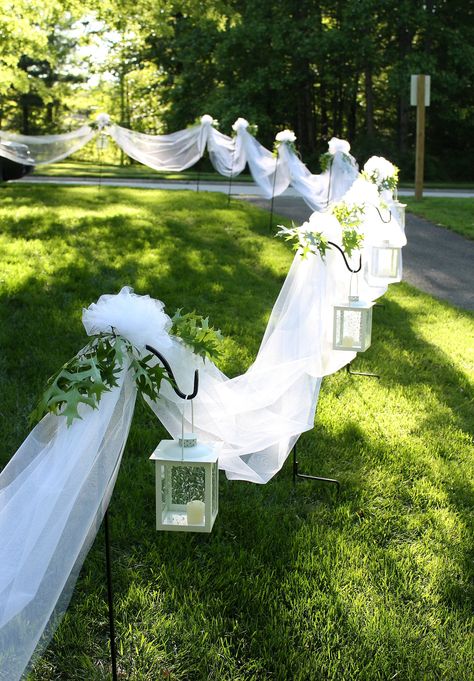 Outdoor Wedding Decorations, Outside Wedding, Wedding Aisle, Outdoor Wedding Ceremony, Diy Wedding Decorations, Ceremony Decorations, Simple Weddings, Backyard Wedding, Wedding Decoration