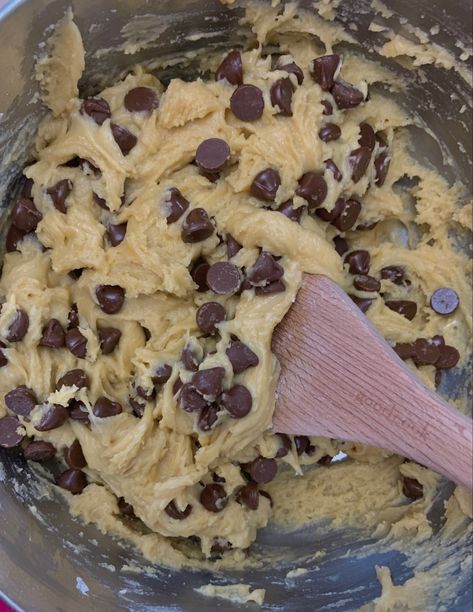 #recipe #cookies #baking #aesthetic Fresh Baked Cookies Aesthetic, Backing Aesthetic, Cookies Baking Aesthetic, Baking Cookies Aesthetic, School Bake Sale, Cookies Aesthetic, Baking Therapy, Baking Aesthetic, Recipe Cookies