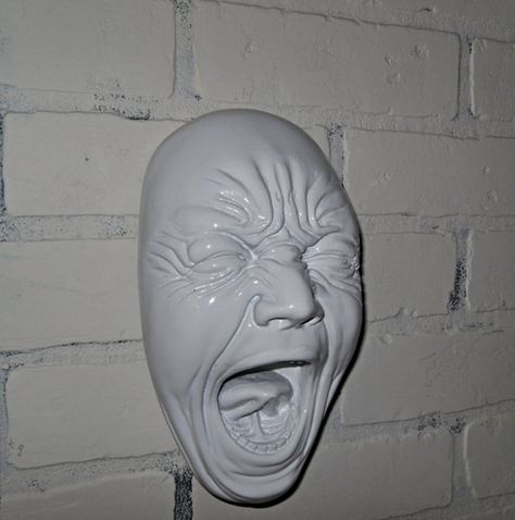 White Wall Decor / Screaming Face Face Screaming, Faces Sculpture, Screaming Face, Cardboard Sculptures, Faux Wall, Scared Face, Faux Walls, Ceramics Inspiration, Cardboard Sculpture