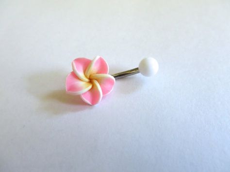 Flower Belly Piercing, Flower Plumeria, Belly Piercings, Piercings Ideas, Bellybutton Piercings, Belly Button Piercing Jewelry, Button Piercing, Hawaiian Flower, Piercing Ideas