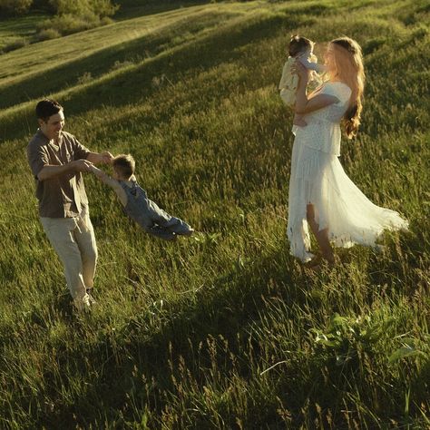 this sweet little family absolutely melted my heart 🫶🏼 capturing their little ones exactly as they are and running carefree around the green hills together is how family photos should be ✨ keywords: family photoshoot, visual poetry, storytelling photography, Utah photographer, wedding photographer, family photo inspo, small family photos, pinterest inspo, california photographer, cinematic photography, cinematic photographer, pnw photographer, hawaii photographer, travel photographer, docu... Prairie Family Photoshoot, Storytelling Photography Family, Aesthetic Fall Family Photos, Organic Family Photoshoot, Small Town Family Photoshoot, Indie Family Photos, Family Photos Documentary, Natural Family Photoshoot, Private Family Photos