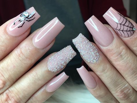 Nails With Spider Charm, Diamond Spider Nails, Glitter Spider Web Nails, Sparkle Spider Web Nails, Jewel Spider Nails, Nail Designs, Nails, Beauty, Design