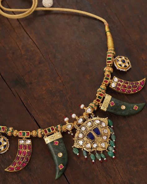 Rajputi Jewellery, Bridal Jewels, Antique Gold Jewelry Indian, Bridal Jewelry Vintage, Antique Jewellery Designs, Jewel Wedding, Polki Necklace, Antique Bridal Jewelry, Gold Cup