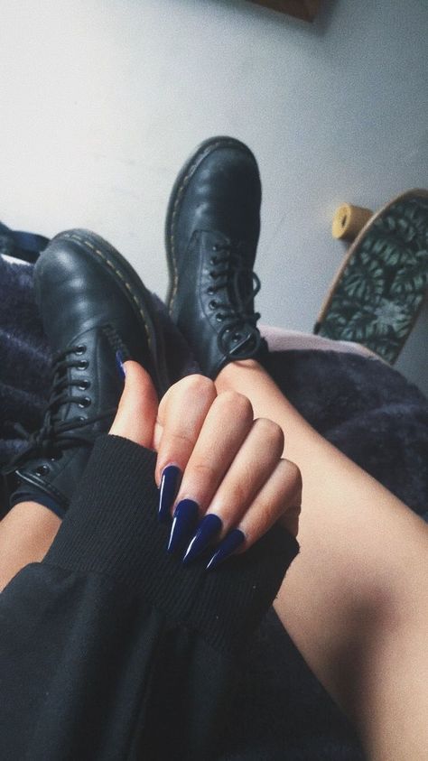 Dark Blue Black Nails, Dark Blue Stiletto Nails, Claw Acrylic Nails, Dark Navy Nails, Dark Navy Blue Nails, Deep Blue Nails, Midnight Blue Nails, Black And Blue Nails, Nail Designs For 2023