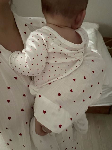 Newborn Girl Aesthetic, Baby Gril, Baby Aesthetic, Mom Dad Baby, Future Mommy, Baby Fits, Baby Necessities, Dream Baby