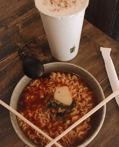 CHINGKEETEA on Instagram: “Thursday calls for a cup of milk tea and a bowl of our version of Korean ramen 🍜 . Our friends in Cebu can also enjoy our bowl of Korean…” Korean Ramen, Cup Ramen, Cup Of Milk, Cebu, Milk Tea, A Bowl, Ramen, Milk, Bowl