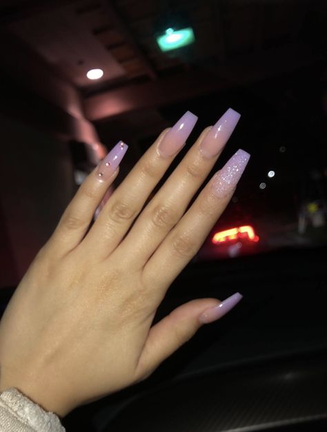 Light Purple Acrylic Nails Coffin Design, Lavender Glitter Nails Acrylic, Lavender Nails With Glitter Ombre, Lavender Acrylic Nails With Design, Lilac Nails Acrylic Coffin, Lavender Medium Nails, Light Purple Nails Acrylic Design, Purple Simple Nails Acrylic, Light Purple Acrylic Nails Coffin Short