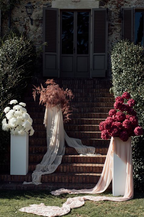 Wiskow & White styled an Italian wedding cermeony on the steps of La Pescaia. Florals bought to life by Giorgia Carolini. Italian Wedding Ceremony, Wedding Altars, Wedding Ceremony Backdrop, Wedding Portfolio, Ceremony Inspiration, Theme Color, Ceremony Flowers, Ceremony Backdrop, Wedding Aisle