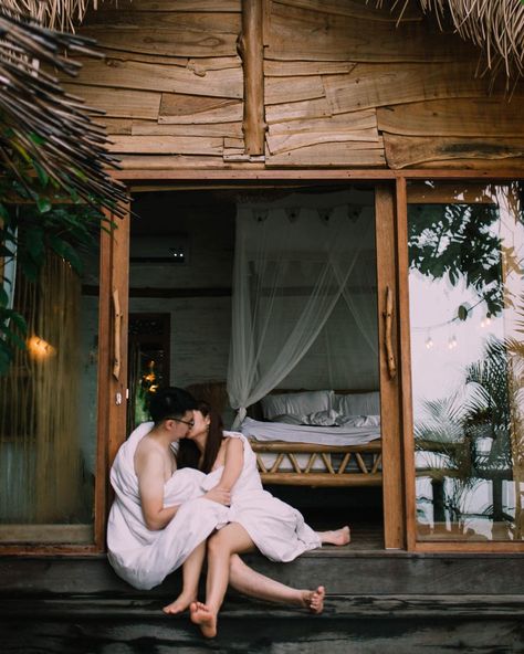 Prewedding Ideas Hotel Room, Casual Prewedding Indoor, Picnic Engagement Shoot, Forest Picnic, Moodboard Wedding, Bali Prewedding, Pose Prewedding, Picnic Engagement, Pre Wedding Photoshoot Outfit