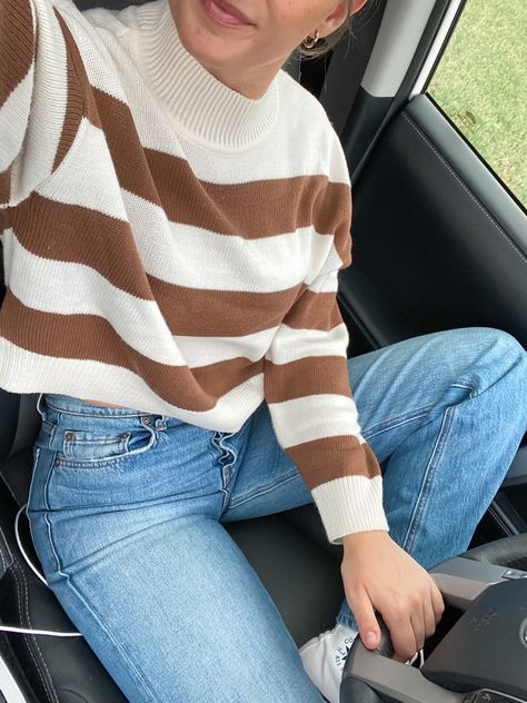 Beige And White Striped Sweater Outfit, Brown And White Striped Sweater Outfit, Stripe Jumper, Striped Pullover Outfit, Brown And White Sweater Outfit, Striped Jumper Outfit, Striped Sweater Outfit Aesthetic, Stripe Sweater Outfit, Stripped Sweater Outfits