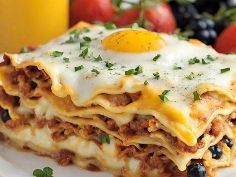 Breakfast Lasagna Recipe, Beef Lasagna Recipe, Breakfast Lasagna, Homemade Breakfast Recipes, Batch Meals, Traditional Lasagna, Pasta Fatta In Casa, Vegetarian Breakfast Recipes, Homemade Breakfast