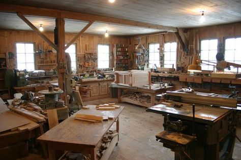 barn workshop. BOING. Woodshop Layout, Maker Station, Wood Workbench, Wood Shops, Dream Workshop, Safety Dance, Work Shops, Wooden Workshops, Carpentry Workshop