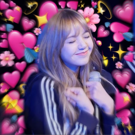 Lisa Funny Face, Lisa Heart, Soft Pink Photo, Blackpink Stickers, Blackpink Meme, Blackpink Cute, Blackpink Memes, Creative Profile Picture