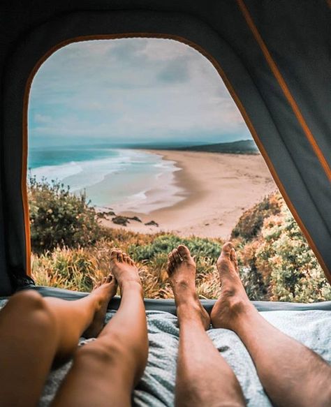 Car Camping Photoshoot, Rooftop Tent Aesthetic, Van With Rooftop Tent, Roof Top Tent Camping, Rooftop Camping, Rooftop Tent Camping, Car Camping Rooftop Tent, Tent Life, Jeep Camper