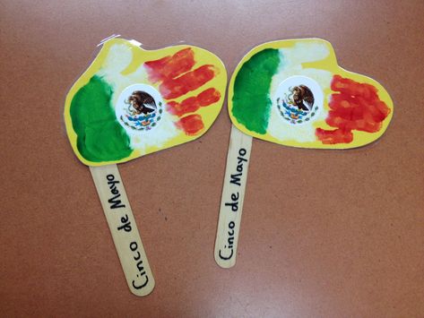 Hispanic Heritage Month Crafts, Mexico Crafts, May Crafts, Mexican Independence Day, Flag Crafts, Mexican Crafts, 5 De Mayo, Daycare Activities, Daycare Crafts