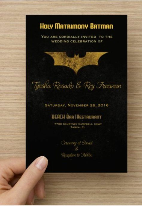 Batman Wedding Centerpieces, Batman Theme Wedding, Batman Wedding Dress, Batman Wedding Invitations, Batman Wedding Theme, Catwoman Wedding, Superhero Wedding Ideas, Batman Wedding Ideas, Superhero Wedding Theme