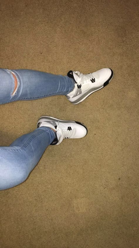 White Cement 4s Outfits, Jordan 4 Cement Outfit, Outfits With Jordan Retro 4, Jordan Retro 4 Outfits, Shoes Wallpaper, Jordan Retro 4, White Nike Shoes, Jordans Girls, Jordan Shoes Girls