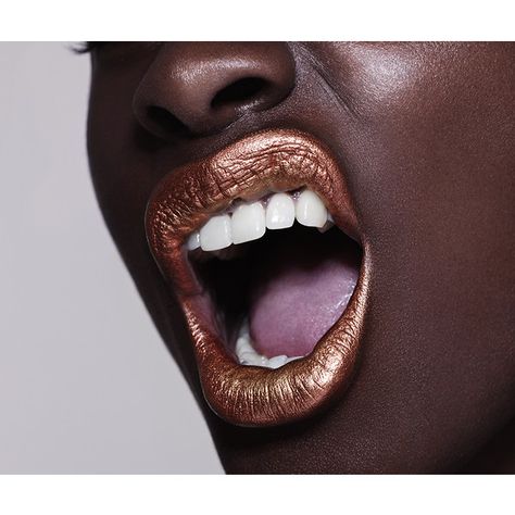 0 Dark Skin Eye Makeup, Eye Makeup Inspiration, Makeup Images, Jem And The Holograms, Black Lipstick, Gold Lips, Beautiful Lips, Black Power, Brown Skin