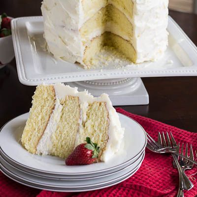 Almond Cake with Amaretto Filling — sounds like perfection in my book!! Almond Cake Filling, Cake Filling Ideas, Almond Torte, Almond Buttercream, Cake Filling, Gateaux Cake, Almond Cake, Almond Flavor, Cake Fillings