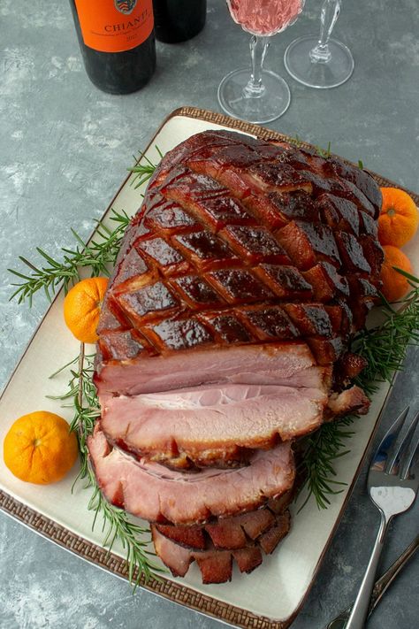 So easy and delicious, perfectly caramelized Brown Sugar Rum Baked Ham will be the centerpiece of your Sunday or holiday dinner table. Great for parties and potlucks too! Christmas Dinner Party Food Main Dishes, Christmas Dinner Meat, Ham Aesthetic, Ham Christmas Dinner, Christmas Dinner Table Food, Ham For Christmas Dinner, Christmas Dinner For 2, Christmas Dinner Food, The Best Dinner Recipes