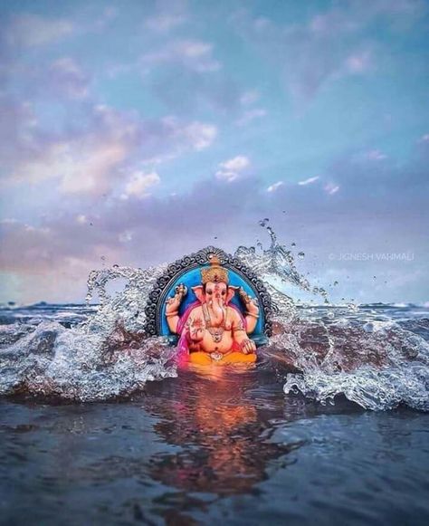 Ganesh Ji Wallpaper, Ganesh Nimajjanam, Night Sky Photography Stars, Om Ganesh, Hd Happy Birthday Images, Photos Of Ganesha, Ganesh Ji Images, Ganpati Bappa Wallpapers, Happy Ganesh Chaturthi Images