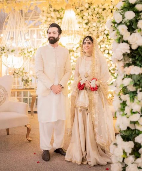 Nikha Outfits For Bride, Nikkah Groom Outfit, Nikkah White Dress, Nikkah Dress For Bride, Engagement Dress For Bride Indian Muslim, White Dress Nikkah Look, Wedding Look Makeup, Nikkah Looks Simple White, Nikkah Dress Pakistani