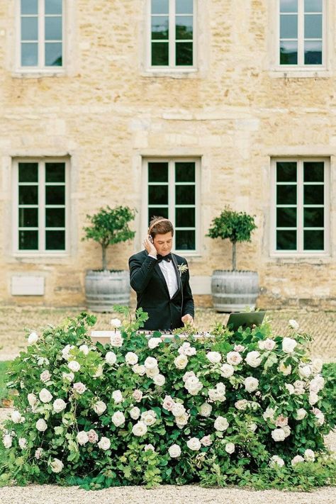 HELLOO PRETTY! 🤩 Now that’s what we call an ‘explosion of blooms.’ As LBB planner @jenniferfoxweddings says, “Who knew DJ equipment could be so beautiful?” Just WAIT until you see the rest of this French inspiration shoot!! ✨ | Photography: @franklyn.kw #stylemepretty #weddingflowers #weddingdecor #weddinginspiration #dj #weddingdj #djbooth Wedding Dj Booth, Mexico City Wedding, Fox Wedding, Booth Wedding, Booth Decor, Event Bar, Portugal Wedding, Dj Booth, Wedding Entertainment