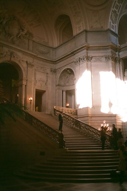 Paradis Sombre, بيوت ملكية, Dark Academy Aesthetic, Dark Academia Wallpaper, Dark Acadamia, Academia Aesthetics, Light Academia Aesthetic, Aesthetic Dark Academia, San Francisco City Hall