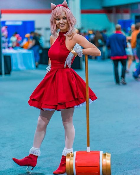 Amy Rose Amy Rose Cosplay, Amy Rose Dress, Amy Rose Costume, Amy Cosplay, Sonic Outfit, Sonic Costumes, Friends Costumes, Sonic Cosplay, Sonic The Hedgehog Costume