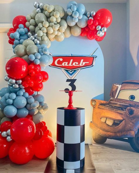 Our Nest Events’s Instagram profile post: “🏁Ready, set, lets celebrate Caleb’s 3rd birthday! ⠀⠀⠀⠀⠀⠀⠀⠀⠀⠀⠀⠀ Vroom vroom, how adorable is this Cars theme? 🚘 ⠀⠀⠀⠀⠀⠀⠀⠀⠀⠀⠀⠀ Cake by…” Pixar Cars Balloon Garland, Pixar Cars Theme Birthday Party, Cars Theme Birthday Party Cake, Cars Decorations Party, Cars Theme Birthday Party Decorations, Pixar Cars Birthday Party, Disney Cars Birthday Party Ideas, Birthday Event Ideas, Birthday Party Paper Decorations