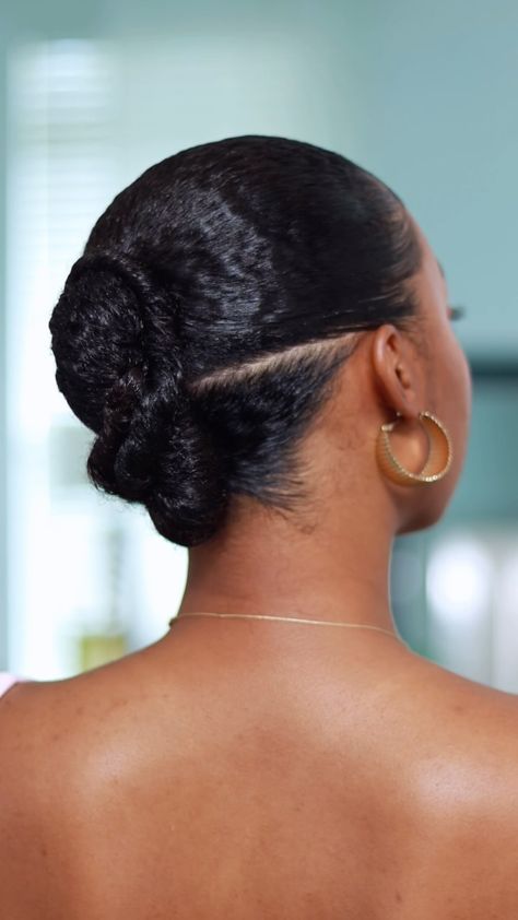 Elegant Low Bun, Low Bun Hairstyles Tutorial, Bun Hairstyle Tutorial, Low Bun Hairstyle, Low Bun Hairstyles, A Hairstyle, Hair Bun Tutorial, Pelo Afro, Protective Hairstyles Braids