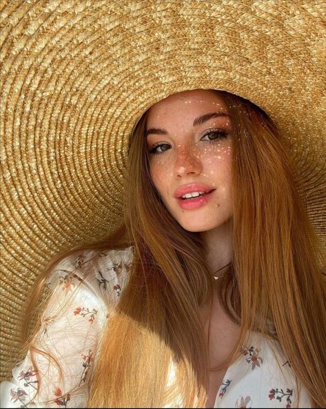 model, Ukrainian, redhead, ginger, sunhat, summer aesthetic Daria Sidorchuk, Pretty Redhead, Red Hair Don't Care, Red Hair Woman, Aesthetic People, Ginger Snaps, Feminine Aesthetic, Ginger Hair, Face Claims