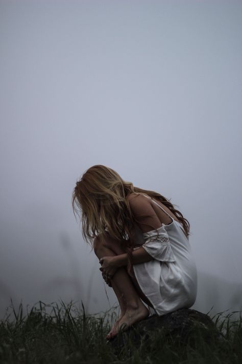 Foggy Photoshoot Photo Ideas, Fog Photography Portrait, Stormy Photoshoot, Alone Photoshoot Ideas, Gloomy Day Photoshoot, Fog Picture, Fog Photoshoot, Foggy Photoshoot, Elegant Swimsuit