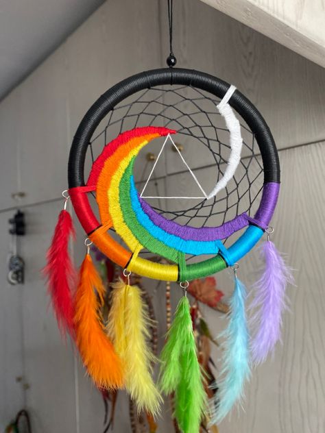 Time Pink Floyd, Rainbow Dream Catcher, Plastic Hoop, Galaxy Dream Catcher, Dream Catcher Unicorn, String Top, Art Native American, Pink Floyd Fan, Dream Catcher Purple