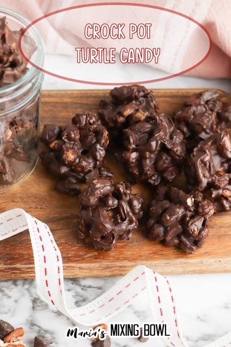 Crock Pot Turtle Candy Chicken Thighs Slow Cooker Recipes, Peanut Clusters In Crockpot, Turtle Candy, Chocolate Peanut Clusters, Turtles Candy, Crockpot Candy, Caramel Treats, Easy Candy Recipes, Christmas Punch Recipes