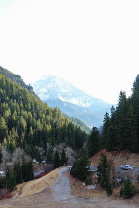 Tibble Fork Reservoir in American Fork Canyon in Utah | Mountains in the winter |greenery | snow crested mountains |serenity | perfect place for a photoshoot, engagement shoot, bridals | fun with friends | the best for paddle boarding in the summer | quick drive from BYU or UVU in Orem & Provo | phone wallpaper Tibble Fork Reservoir, American Fork Canyon, Utah Trip, Photoshoot Engagement, Utah Mountains, Winter Greenery, Fun With Friends, 2023 Vision, Travel Inspo