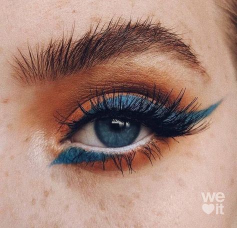 Eyeliner Cat, Make Up Designs, Blue Eyeshadow Looks, Eyeliner Tips, Eyeliner Color, Paint Inspo, Makeup Drawing, 얼굴 드로잉, Blue Eyeliner