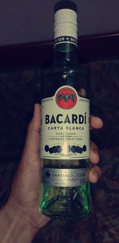 Bacardi Lemon, Bacardi Drinks, Bacardi White Rum, Daaru Party Pic, Beautiful Paintings Of Nature, Party Pic, Backgrounds Phone, Cigars And Whiskey, White Rum