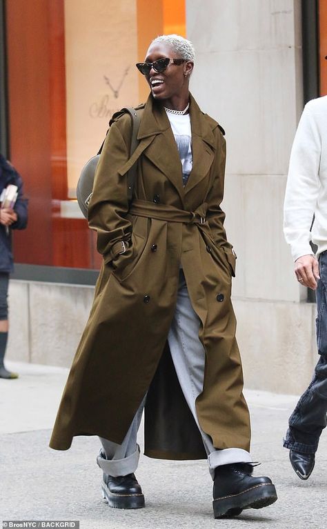 Jodie Turner-Smith dons Burberry trench and bag for NYC stroll... ahead of Monday's Met Gala | Daily Mail Online Jodie Turner, Red Strapless Dress, Winter Street, Burberry Trench, Burberry Trench Coat, Looks Street Style, Light Blue Jeans, Tron, Daily Mail