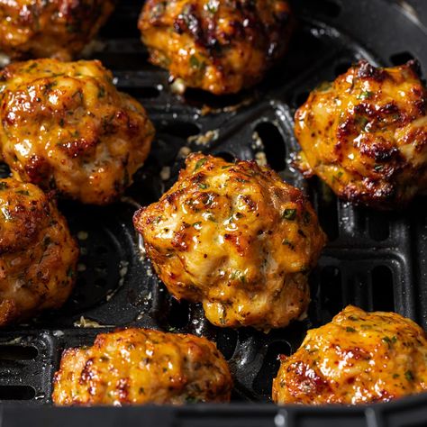 Whole30 Air Fryer, Air Fryer Chicken Meatballs, Air Fryer Meatballs, Keto Meat, Airfryer Recipes, Easy Guacamole, Tasty Chicken, Chocolate Crunch, Easy Chicken Dinner Recipes