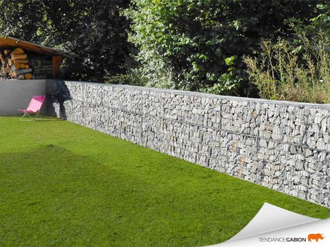 PHOTOS DE GABIONS | TENDANCE GABION : le gabion pro pour tous. Brick Gabion, Gabion Wall With Plants, Gabion Wall Planting, Rock Fence, Gabion Stone, Stone Baskets Gabion Wall, Beach House Landscaping, Boulder Retaining Wall, Gabion Retaining Wall