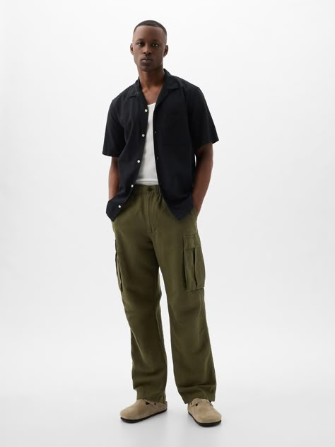 Soft linen-cotton blend cargo pants.  Button closure at E-waist.  Zip fly.  Front slant pockets, back flap pockets.  Cargo pockets at sides.  Cinch ties at hem.  * Fit: Loose.  A baggy silhouette throughout.  Note: Shay Latukolan is wearing a Gap Male Fashion Fall 2024, Comfortable Guy Outfits, Laid Back Mens Outfits, Man Outfit Inspo Aesthetic, Motorcycle Mens Fashion, Mens Clothing Styles Short Height, Male Street Wear Outfits, Latino Mens Fashion, Men’s Pants Style