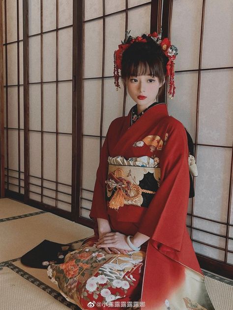 Kimono Outfit Japanese Traditional, Japan Traditional Dress, Yukata Pose, Kimono Pose, Kimono Poses, Yukata Women, Kimono Girl, Japanese Princess, Kimono Traditional