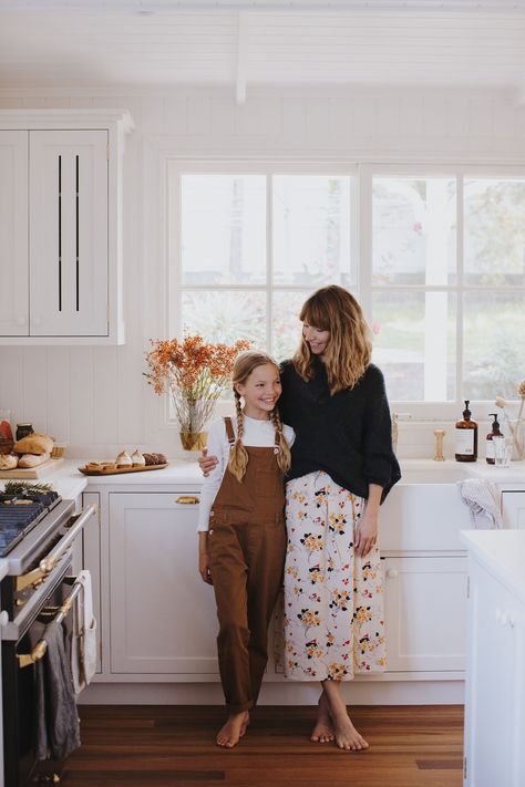 Our kitchen renovation: shaker-style kitchen details and colours Babyccino Kids: Daily tips, Children's products, Craft ideas, Recipes & More Easy Quotes, Kitchen Renovation Diy Ideas, Courtney Adamo, Quotes Relatable, Beautiful Kitchen Designs, Diy Kitchen Renovation, Shaker Style Kitchens, Kitchen Details, Being A Mom