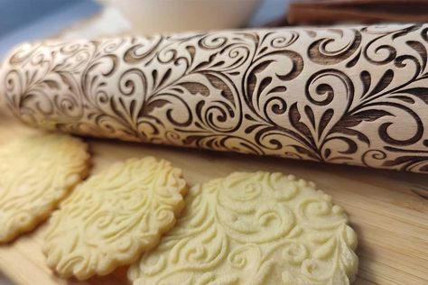 Rolling Pin Cookies, Engraved Rolling Pins, Embossed Rolling Pin, Christmas Cartoon, Animal Head, Rolling Pins, Cut Out Cookies, Cookie Gifts, Valentines Day Birthday