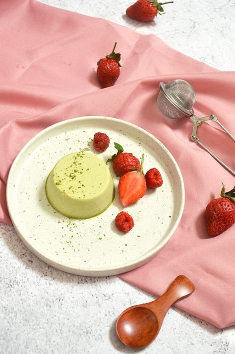 Matcha Panna Cotta, Cakes Made With Oil, Super Easy Desserts, Chocolate Muffin Recipe, Panna Cotta Recipe, Double Chocolate Muffins, Matcha Green Tea Powder, Beautiful Desserts, Melting Chocolate Chips