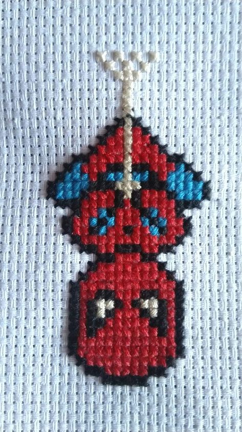 Glow In The Dark Cross Stitch Patterns, Cute Crosstich Patterns, Cross Stitching On Clothes, Cross Stitch Marvel, Small Cute Cross Stitch Patterns, Aesthetic Cross Stitch Pattern, Cross Stitch Patterns Simple, Marvel Embroidery Patterns, Marvel Cross Stitch Patterns