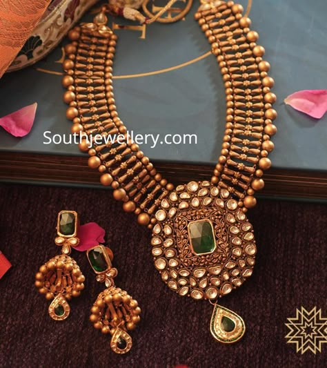 Manubhai Jewellers Necklaces, Gold Antique Necklace, Polki Pendant, Manubhai Jewellers, Antique Necklace Gold, Antique Gold Necklace, Gold Temple Jewellery, Bridal Jewelry Necklace, Gold Bridal Necklace