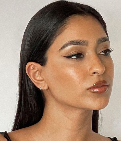 Zahra Omarji on Instagram: “A Virgo has two moods : ————————————————— Makeup details : @esteelauder “double wear foundation” “spiced sand” @fentybeauty “gloss bomb”…” Pisces Rising Makeup, Virgo Rising Makeup, Leo Rising Makeup, Virgo Makeup Looks, Gemini Rising Makeup, Virgo Makeup, Dr Makeup, Virgo Rising, Double Wear Foundation