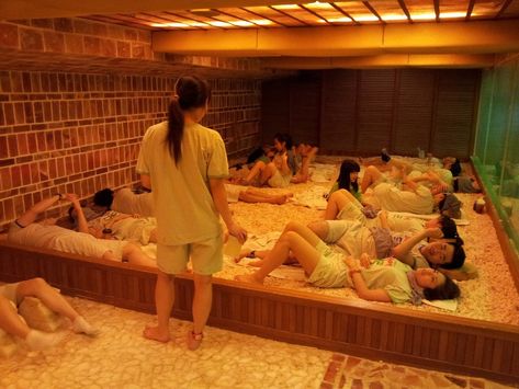 Experience Siloam Jjimjilbang Seoul — Review one of the best Korean Jjimjilbang at Siloam Sauna, Seoul Korean Bath House, Love Korean, Korea Travel, Bath House, Asia Travel, Spa Day, Travel Around, Trip Planning, Seoul